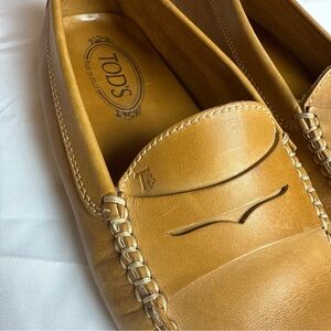 TOD'S Women’s Tan Leather Loafers